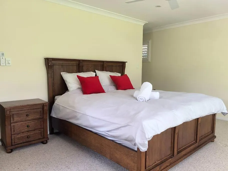 Vakantiehuis Gardens By The Bay - Acreage Living & Ev Charging Villa Deception Bay Australië